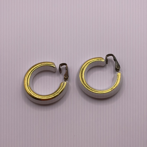 Vintage White Gold Hoop Clip On Earrings - Picture 3 of 3